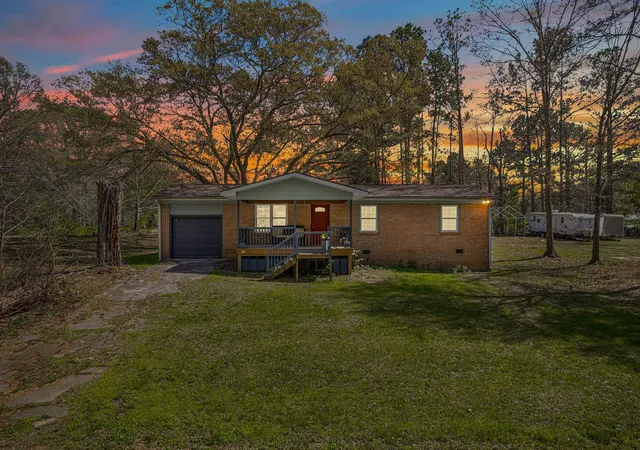 Photo 3 of Sale Pending at 12 Heritage Ct, Spartanburg, SC 29307 | MLS# SPN341139 | Listing updated on 2026-09-01