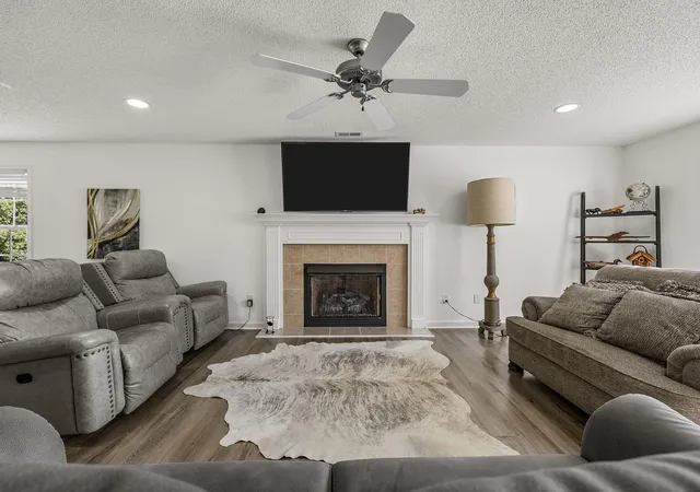 Photo 4 of Single family home for sale at 213 Anchors Away Dr, Inman, SC 29349 | MLS# SPN341145 | Listing updated on 2026-09-02