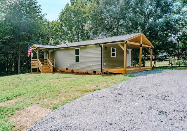 Photo 2 of Single family home for sale at 123 Becky's Blvd, Blacksburg, SC 29702 | MLS# SPN341147 | Listing updated on 2026-08-31