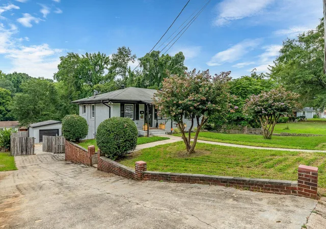 Photo 3 of Single family home for sale at 213 Woodview Ave, Spartanburg, SC 29306 | MLS# SPN341152 | Listing updated on 2026-10-03