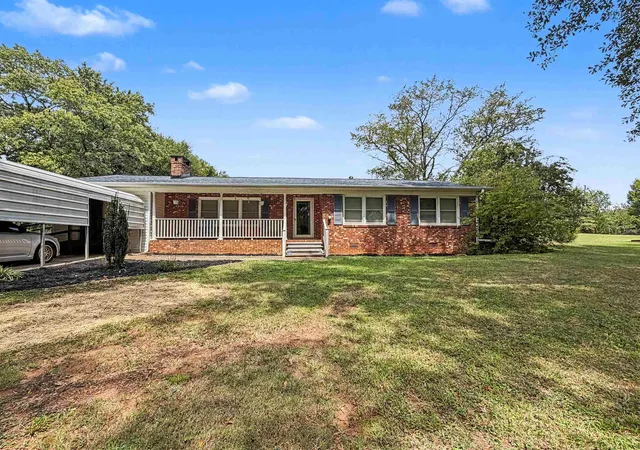 Photo 2 of Sale Pending at 146 Knollcrest Dr, Gaffney, SC 29340 | MLS# SPN341153 | Listing updated on 2026-09-03