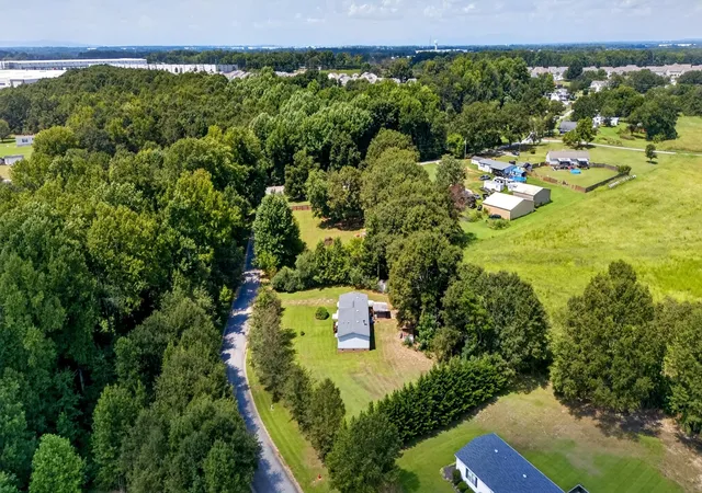 Photo 2 of Sale Pending at 129 Pleasant Cove Dr, Woodruff, SC 29388 | MLS# SPN341159 | Listing updated on 2026-10-14