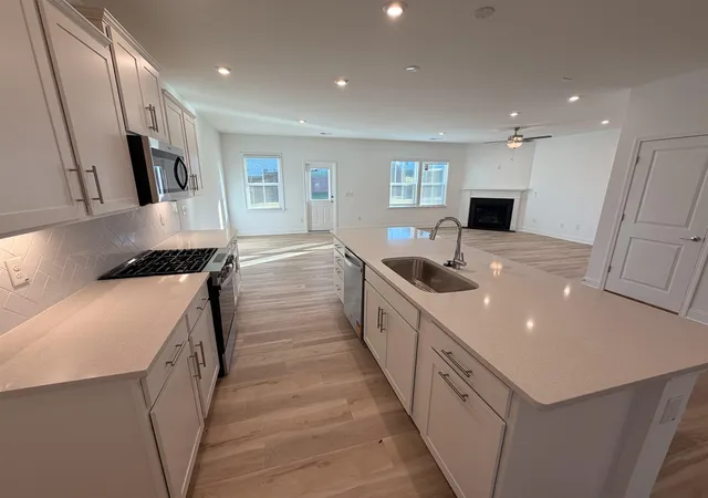 Photo 3 of Single family home for sale at 1026 Whitefox Dr, Spartanburg, SC 29302 | MLS# SPN341168 | Listing updated on 2026-10-20