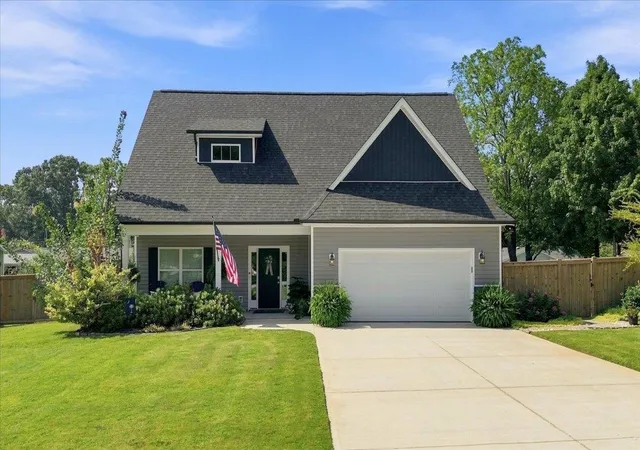 Photo 3 of Single family home for sale at 314 Roscoe Dr, Greer, SC 29651 | MLS# SPN341170 | Listing updated on 2026-09-02