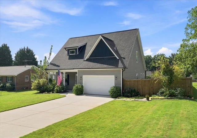 Photo 4 of Single family home for sale at 314 Roscoe Dr, Greer, SC 29651 | MLS# SPN341170 | Listing updated on 2026-09-02