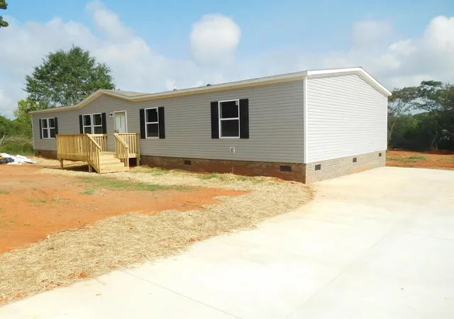 Photo 14 of Manufactured home for sale at 1219 Hamrick St, Gaffney, SC 29340 | MLS# SPN341181 | Listing updated on 2026-09-04