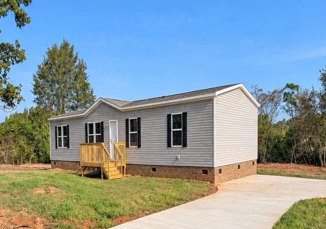 Photo 2 of Manufactured home for sale at 1219 Hamrick St, Gaffney, SC 29340 | MLS# SPN341181 | Listing updated on 2026-10-16