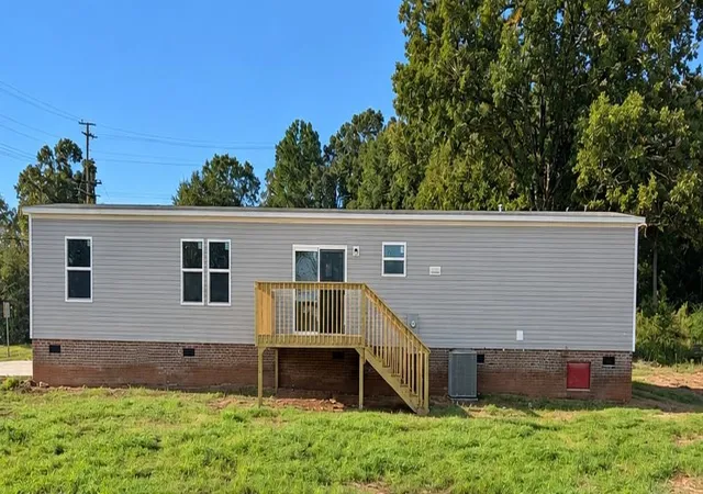 Photo 3 of Manufactured home for sale at 1219 Hamrick St, Gaffney, SC 29340 | MLS# SPN341181 | Listing updated on 2026-10-16