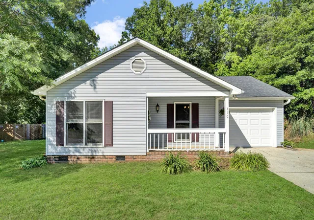 Photo 2 of Single family home for sale at 310 Dunwoody Dr, Simpsonville, SC 29681 | MLS# SPN341186 | Listing updated on 2026-09-03
