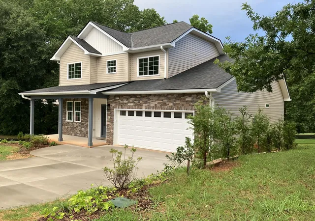 Photo 2 of Single family home for sale at 405 Landstone Ter, Boiling Springs, SC 29316 | MLS# SPN341188 | Listing updated on 2026-09-02