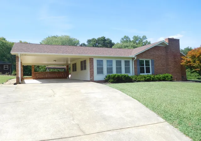Photo 2 of Sale Pending at 620 S Shelby St, Blacksburg, SC 29702 | MLS# SPN341192 | Listing updated on 2026-09-03