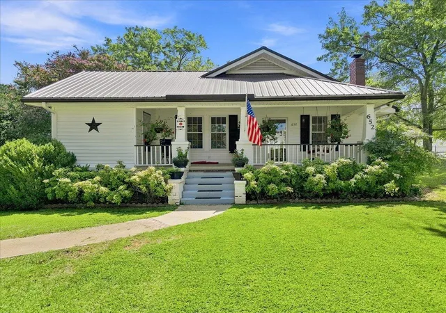 Photo 1 of Single family home for sale at 652 Arlington Rd, Greer, SC 29651 | MLS# SPN341230 | Listing updated on 2026-09-03