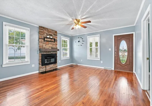 Photo 3 of Single family home for sale at 652 Arlington Rd, Greer, SC 29651 | MLS# SPN341230 | Listing updated on 2026-09-03