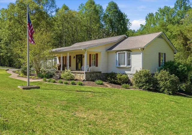 Photo 2 of Single family home for sale at 310 Holly Springs Rd, Inman, SC 29349 | MLS# SPN341232 | Listing updated on 2026-09-03