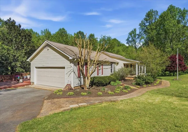 Photo 3 of Single family home for sale at 310 Holly Springs Rd, Inman, SC 29349 | MLS# SPN341232 | Listing updated on 2026-09-03