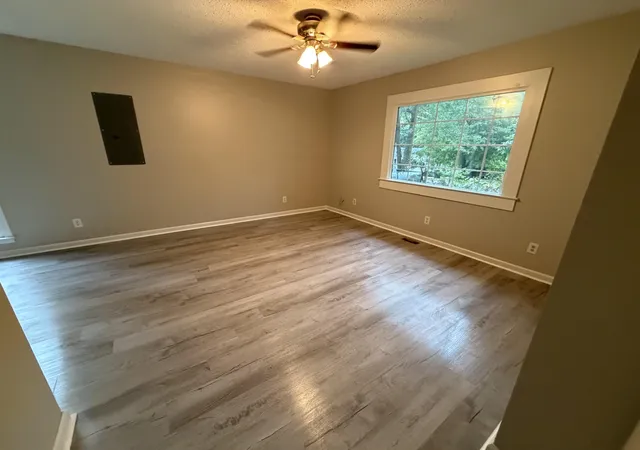 Photo 3 of Single family home for sale at 601 Humphrey St, Spartanburg, SC 29301 | MLS# SPN341266 | Listing updated on 2026-09-03