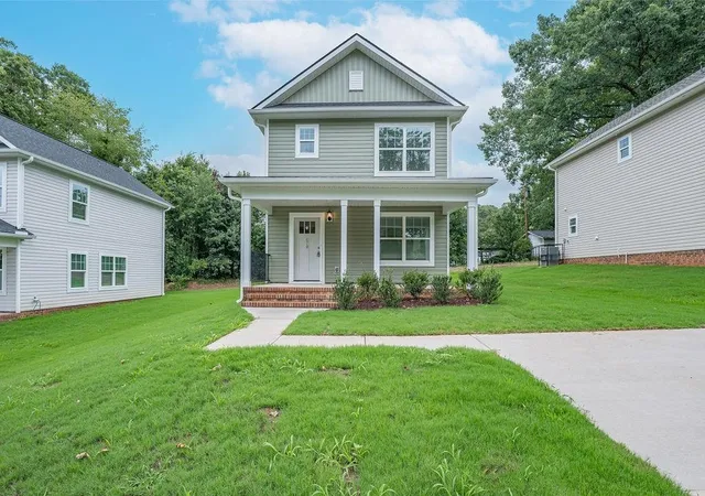 Photo 1 of Single family home for sale at 670 Saxon Ave, Spartanburg, SC 29301 | MLS# SPN341270 | Listing updated on 2026-10-13