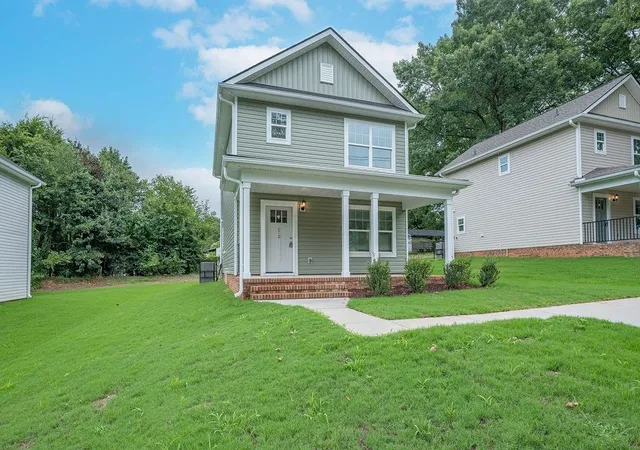 Photo 2 of Single family home for sale at 670 Saxon Ave, Spartanburg, SC 29301 | MLS# SPN341270 | Listing updated on 2026-10-13