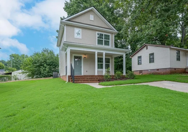 Photo 2 of Single family home for sale at 668 Saxon Ave, Spartanburg, SC 29301 | MLS# SPN341272 | Listing updated on 2026-09-04