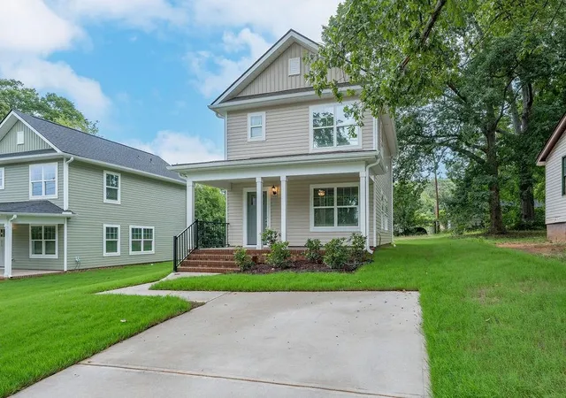 Photo 3 of Single family home for sale at 668 Saxon Ave, Spartanburg, SC 29301 | MLS# SPN341272 | Listing updated on 2026-09-04