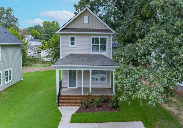 Photo 1 of Single family home for sale at 672 Saxon Ave, Spartanburg, SC 29301 | MLS# SPN341273 | Listing updated on 2026-09-04