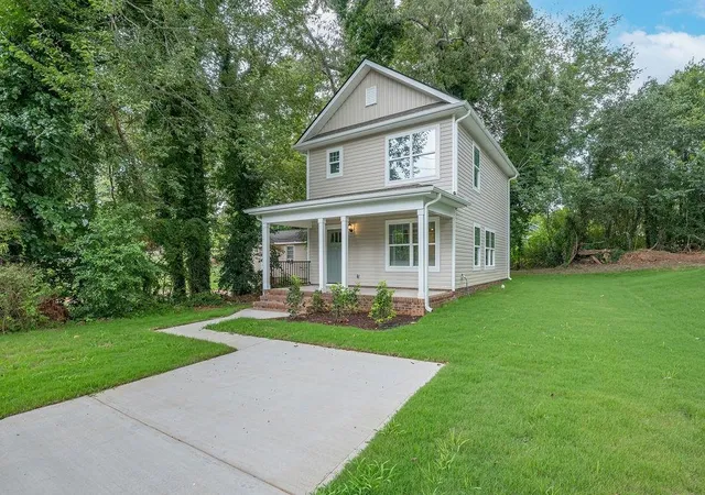Photo 2 of Single family home for sale at 674 Saxon Ave, Spartanburg, SC 29301 | MLS# SPN341274 | Listing updated on 2026-09-04