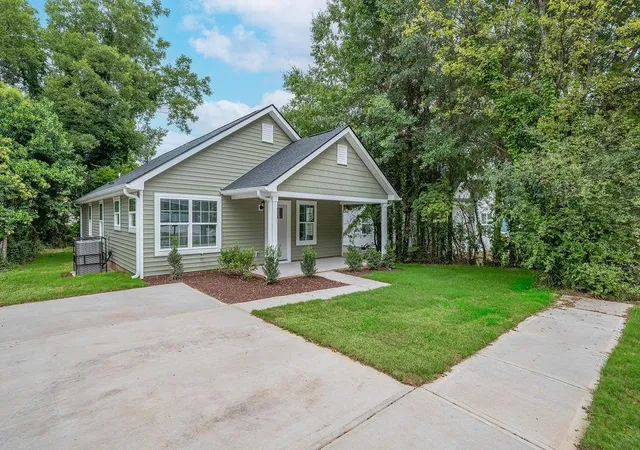 Photo 2 of Single family home for sale at 779 Leonard St, Spartanburg, SC 29303 | MLS# SPN341276 | Listing updated on 2026-09-04