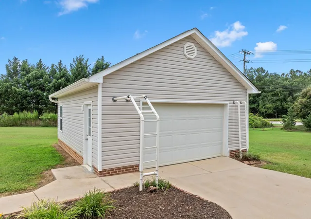 Photo 3 of Single family home for sale at 104 Bermuda Ln, Inman, SC 29349 | MLS# SPN341277 | Listing updated on 2026-09-10