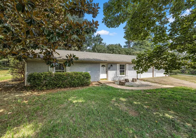 Photo 1 of Sale Pending at 32 Brookville Dr, Wellford, SC 29385 | MLS# SPN341281 | Listing updated on 2026-09-23