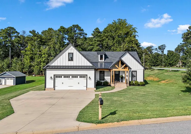 Photo 2 of Sale Pending at 102 Mason Rd, Gaffney, SC 29340 | MLS# SPN341306 | Listing updated on 2026-09-07