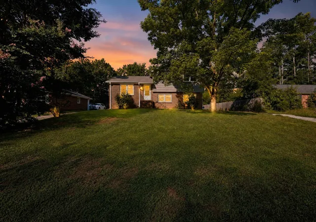 Photo 1 of Single family home for sale at 610 Camelot Dr, Spartanburg, SC 29301 | MLS# SPN341325 | Listing updated on 2026-09-06