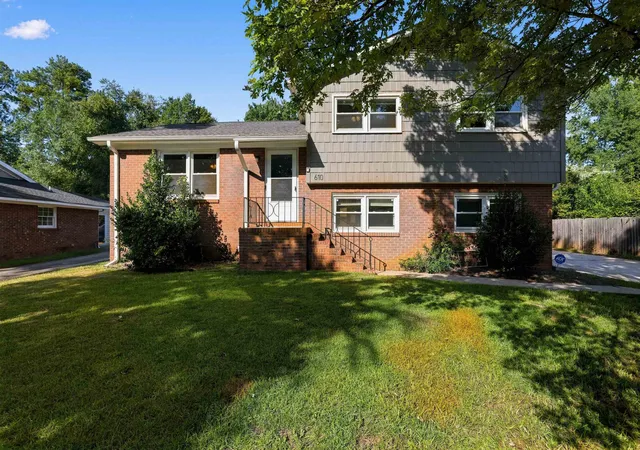 Photo 2 of Single family home for sale at 610 Camelot Dr, Spartanburg, SC 29301 | MLS# SPN341325 | Listing updated on 2026-09-06
