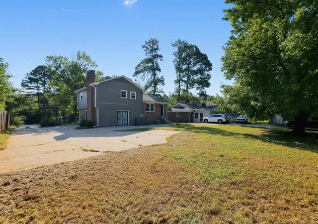 Photo 3 of Single family home for sale at 610 Camelot Dr, Spartanburg, SC 29301 | MLS# SPN341325 | Listing updated on 2026-09-06