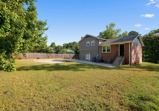 Photo 4 of Single family home for sale at 610 Camelot Dr, Spartanburg, SC 29301 | MLS# SPN341325 | Listing updated on 2026-09-06