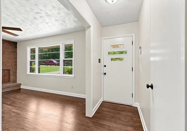 Photo 3 of Single family home for sale at 406 Jasmine St, Spartanburg, SC 29303 | MLS# SPN341338 | Listing updated on 2026-09-06