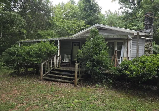 Photo 3 of Single family home for sale at 907 Pondfield Rd, Gaffney, SC 29340 | MLS# SPN341361 | Listing updated on 2026-09-05
