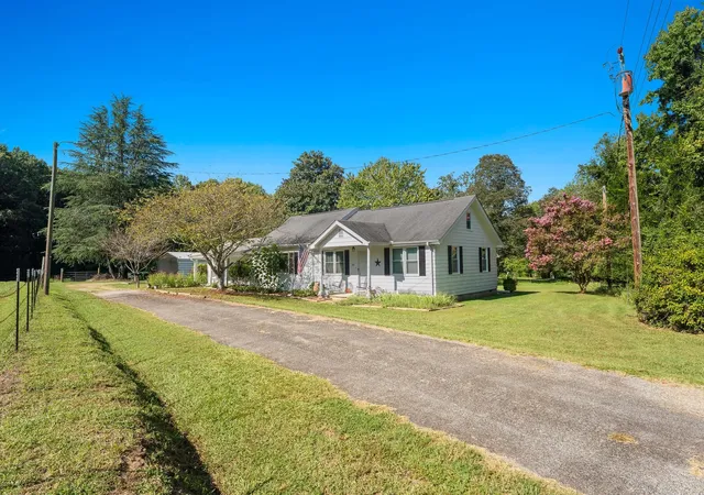 Photo 3 of Sale Pending at 280 Williams Dr, Campobello, SC 29322 | MLS# SPN341373 | Listing updated on 2026-10-04