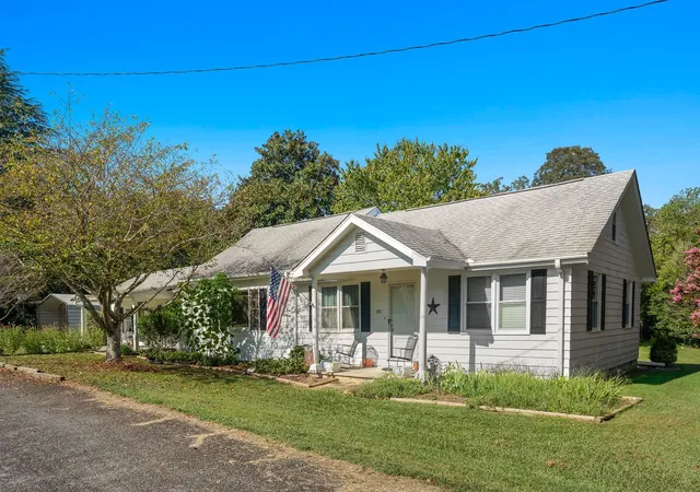 Photo 3 of Sale Pending at 280 Williams Dr, Campobello, SC 29322 | MLS# SPN341373 | Listing updated on 2026-10-04