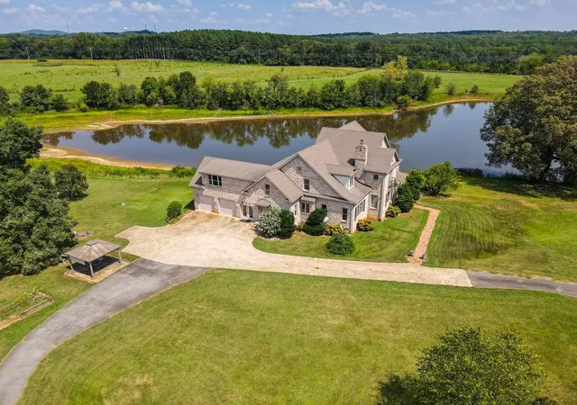 Photo 3 of Sale Pending at 945 Love Springs Rd, Gaffney, SC 29341 | MLS# SPN341382 | Listing updated on 2026-09-12