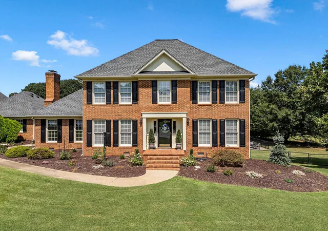 Photo 1 of Single family home for sale at 242 W Killarney, Moore, SC 29369 | MLS# SPN341387 | Listing updated on 2026-09-10