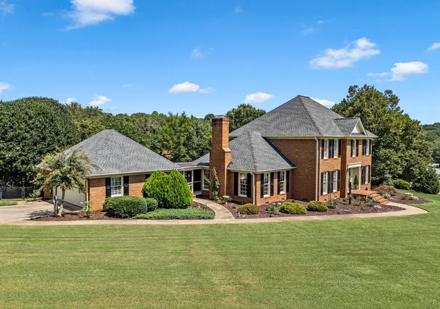 Photo 3 of Single family home for sale at 242 W Killarney, Moore, SC 29369 | MLS# SPN341387 | Listing updated on 2026-09-10