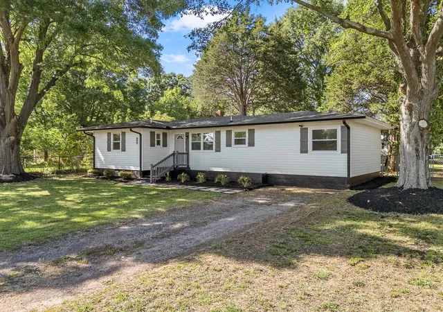 Photo 2 of Single family home for sale at 255 Hazelwood Ave, Spartanburg, SC 29302 | MLS# SPN341389 | Listing updated on 2026-09-06