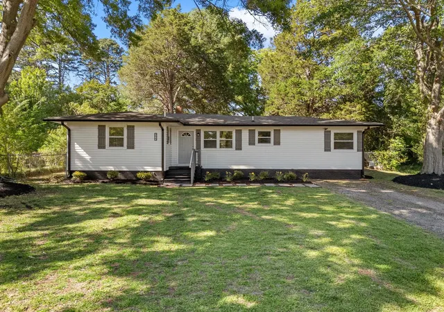 Photo 3 of Single family home for sale at 255 Hazelwood Ave, Spartanburg, SC 29302 | MLS# SPN341389 | Listing updated on 2026-09-06