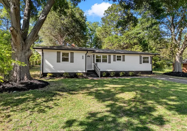 Photo 3 of Single family home for sale at 255 Hazelwood Ave, Spartanburg, SC 29302 | MLS# SPN341389 | Listing updated on 2026-09-06