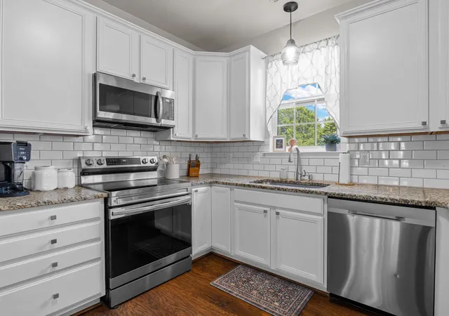 Photo 2 of Single family home for sale at 15 Camrose, Greer, SC 29651 | MLS# SPN341390 | Listing updated on 2026-09-06