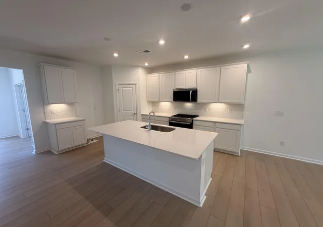 Photo 3 of Single family home for sale at 1402 Willow Ridge Way, Spartanburg, SC 29307 | MLS# SPN341393 | Listing updated on 2026-10-28