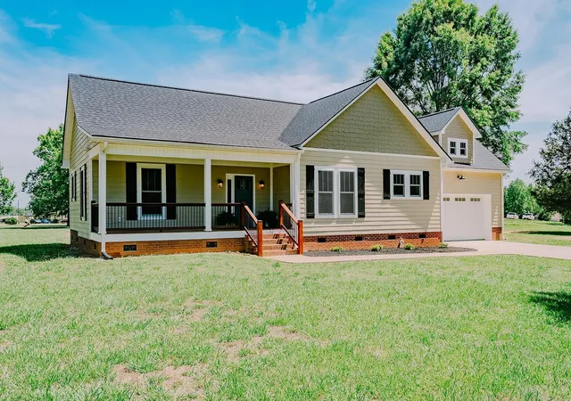 Photo 2 of Single family home for sale at 117 Humphries Cir, Gaffney, SC 29341 | MLS# SPN341401 | Listing updated on 2026-09-06
