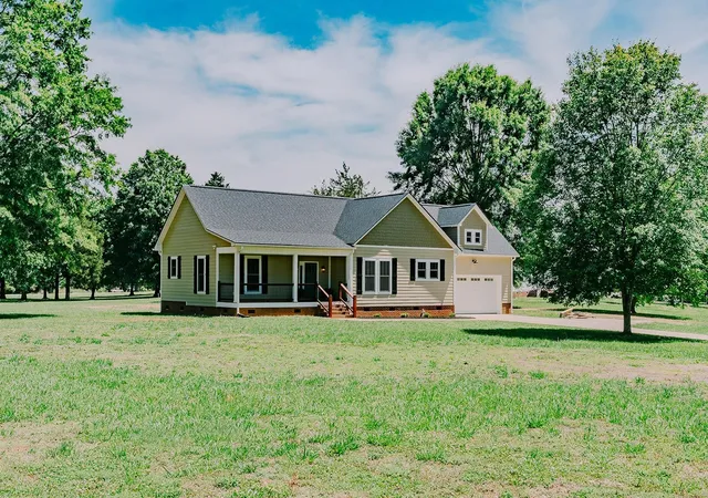 Photo 4 of Single family home for sale at 117 Humphries Cir, Gaffney, SC 29341 | MLS# SPN341401 | Listing updated on 2026-09-06