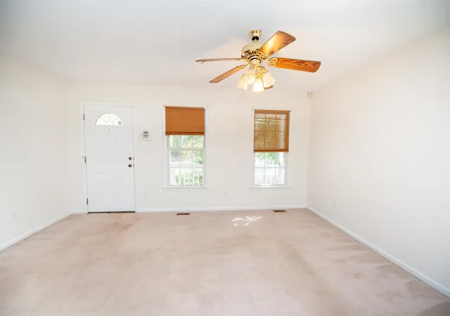 Photo 4 of Single family home for sale at 584 N Vernon St, Spartanburg, SC 29303 | MLS# SPN341409 | Listing updated on 2026-10-15