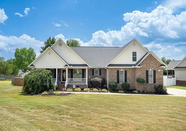 Photo 1 of Single family home for sale at 141 Sugar Hl Ct, Boiling Springs, SC | MLS# SPN341420 | Listing updated on 2026-10-09